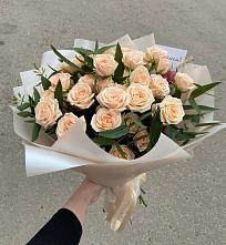 Букет Кремовые розы Латте в Синявино