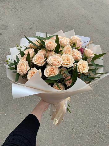 Букет Кремовые розы Латте в Синявино